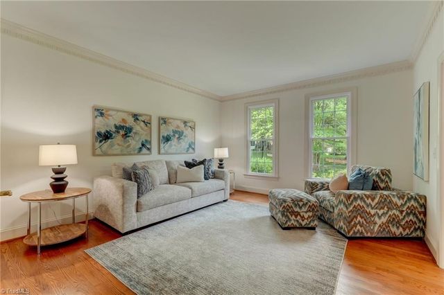 1420 Thornhill Lane, Winston-salem, NC 27106