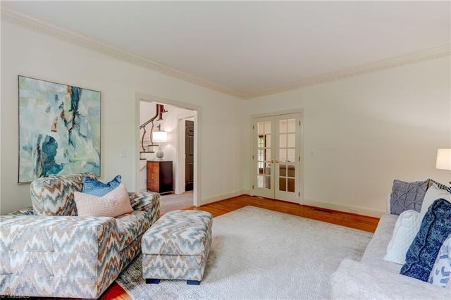 1420 Thornhill Lane, Winston-salem, NC 27106