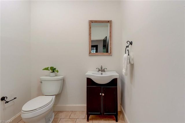 1420 Thornhill Lane, Winston-salem, NC 27106