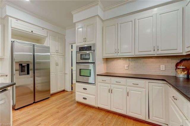 1420 Thornhill Lane, Winston-salem, NC 27106