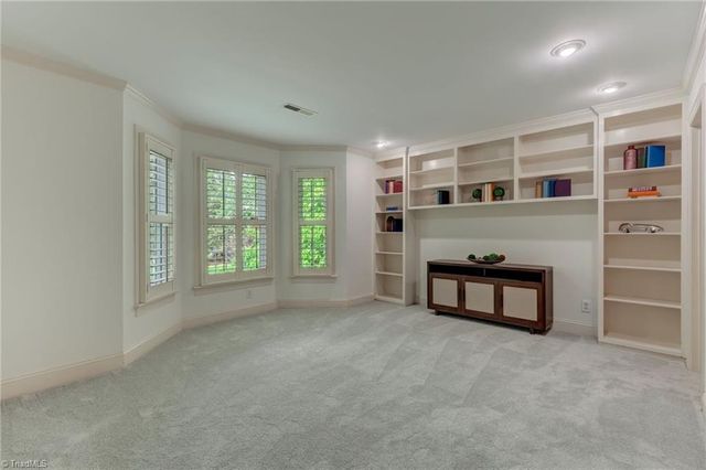 1420 Thornhill Lane, Winston-salem, NC 27106