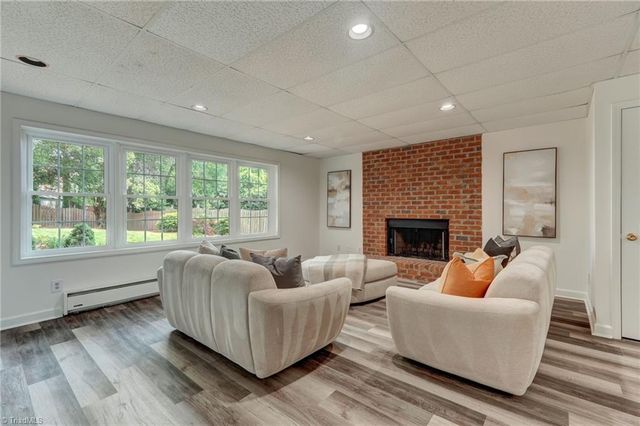 1420 Thornhill Lane, Winston-salem, NC 27106