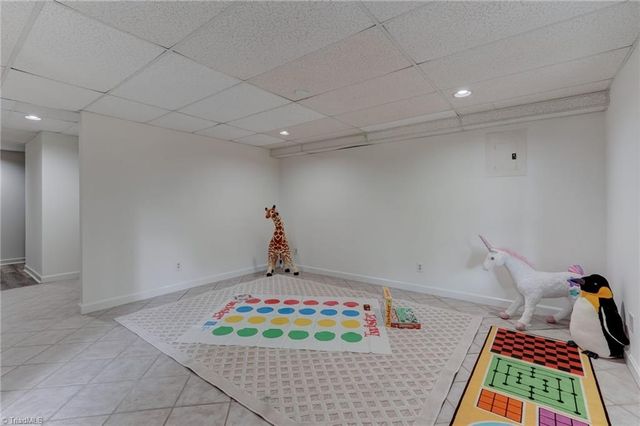 1420 Thornhill Lane, Winston-salem, NC 27106