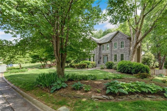 1420 Thornhill Lane, Winston-salem, NC 27106