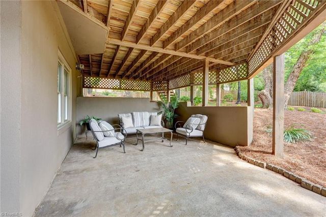 1420 Thornhill Lane, Winston-salem, NC 27106