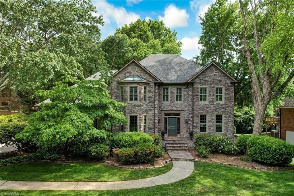 1420 Thornhill Lane, Winston-salem, NC 27106