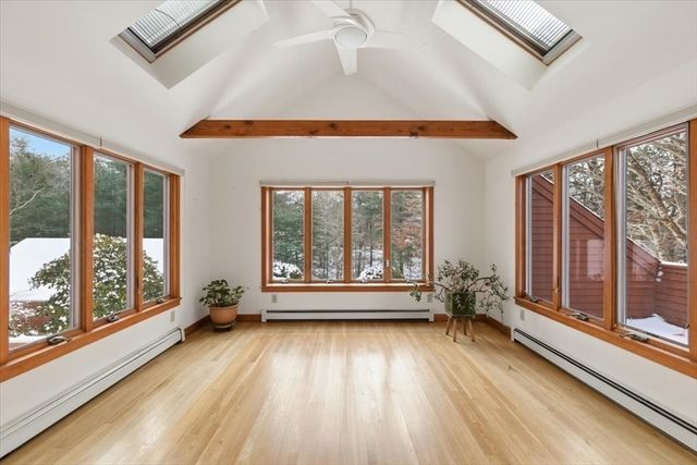 99 Rockledge Dr, Falmouth, MA 02556