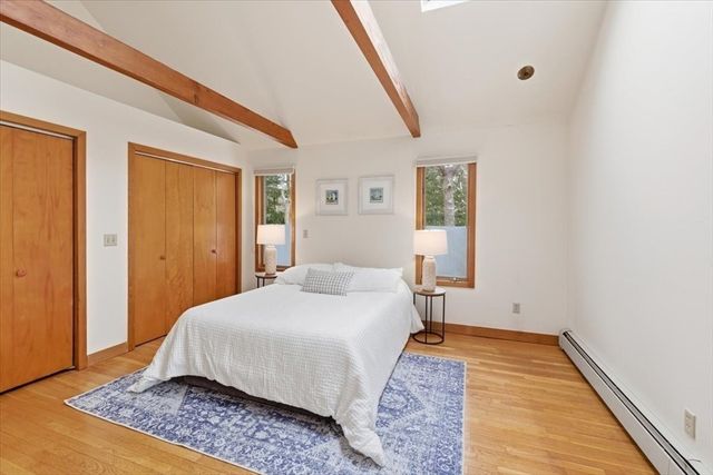 99 Rockledge Dr, Falmouth, MA 02556