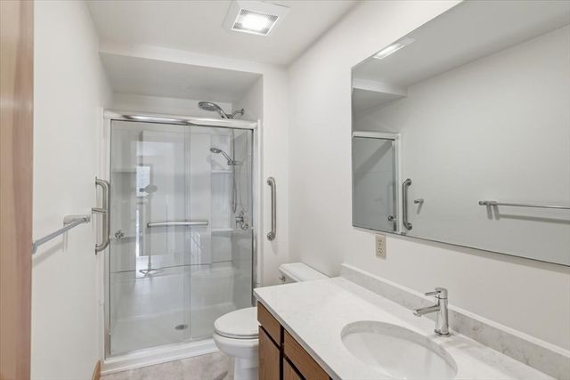 99 Rockledge Dr, Falmouth, MA 02556