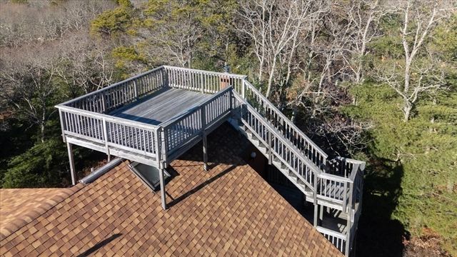 99 Rockledge Dr, Falmouth, MA 02556