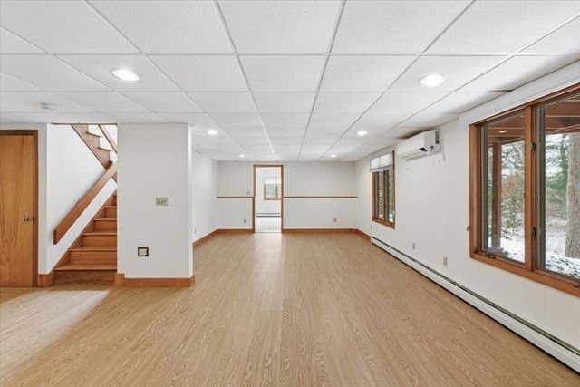 99 Rockledge Dr, Falmouth, MA 02556