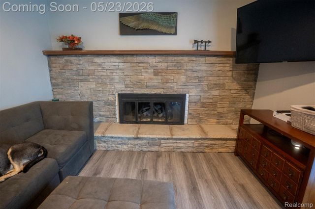 530 Sheffield Drive, Madison Heights, MI 48071