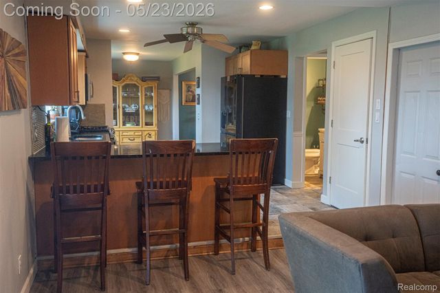 530 Sheffield Drive, Madison Heights, MI 48071