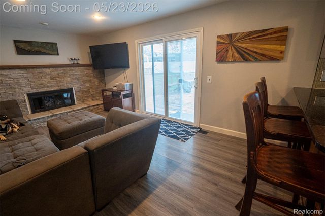 530 Sheffield Drive, Madison Heights, MI 48071