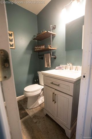 530 Sheffield Drive, Madison Heights, MI 48071