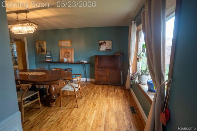 530 Sheffield Drive, Madison Heights, MI 48071