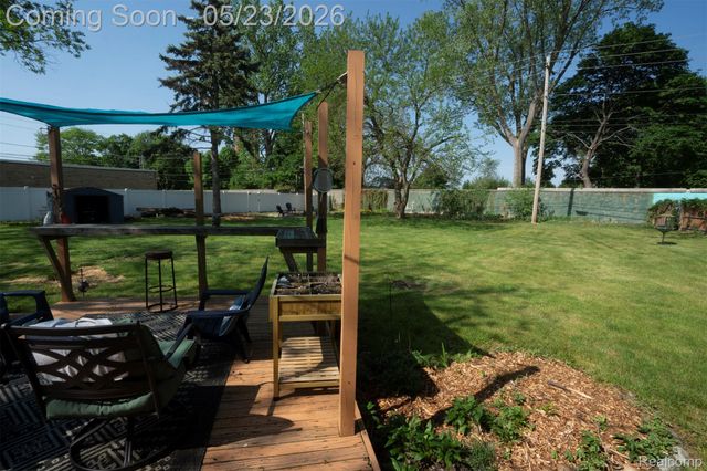 530 Sheffield Drive, Madison Heights, MI 48071