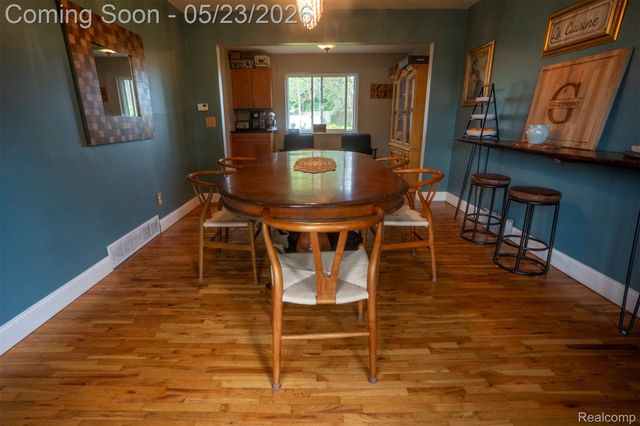 530 Sheffield Drive, Madison Heights, MI 48071