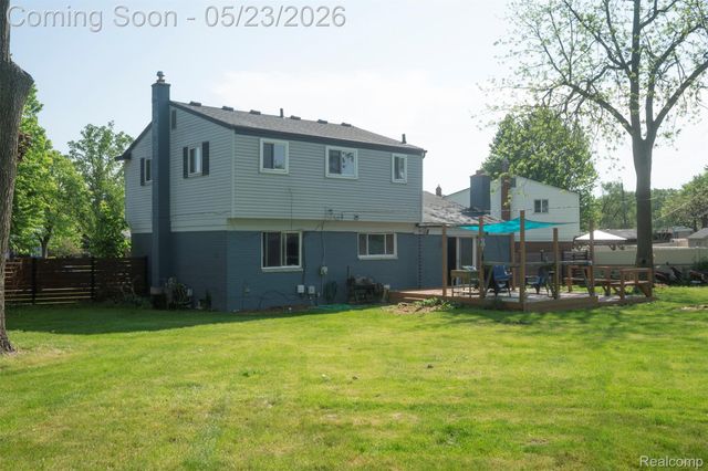 530 Sheffield Drive, Madison Heights, MI 48071