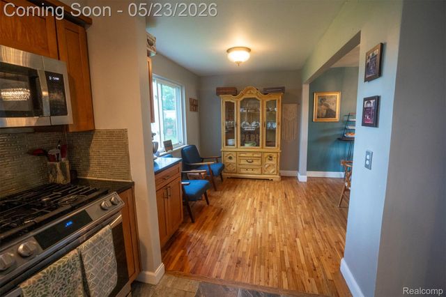 530 Sheffield Drive, Madison Heights, MI 48071