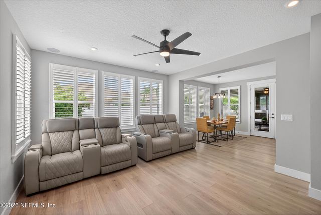 914 OAKLAND HILLS Avenue, Middleburg, FL 32068