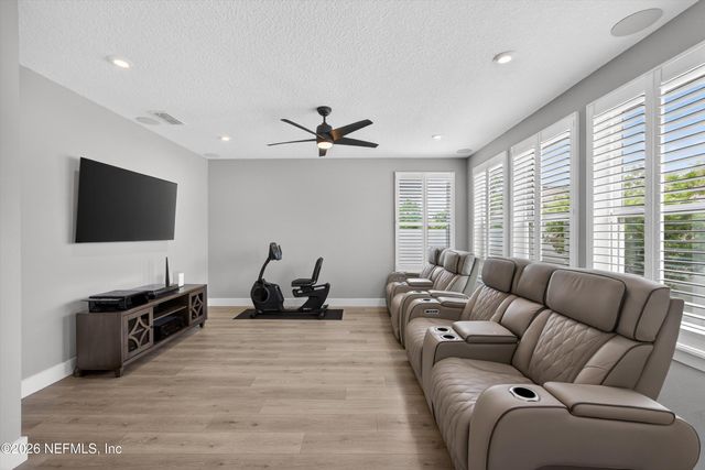 914 OAKLAND HILLS Avenue, Middleburg, FL 32068