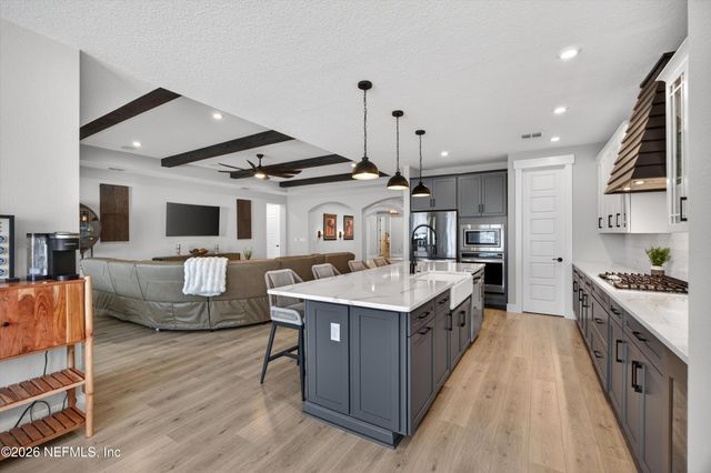 914 OAKLAND HILLS Avenue, Middleburg, FL 32068