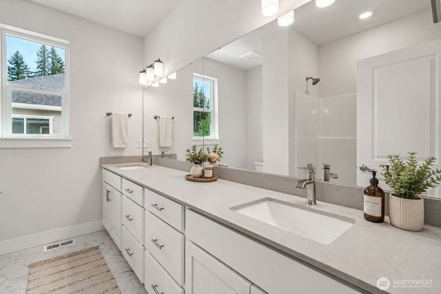 6406 213th Avenue Ct E, Lake Tapps, WA 98391