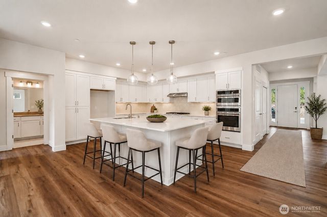 6406 213th Avenue Ct E, Lake Tapps, WA 98391