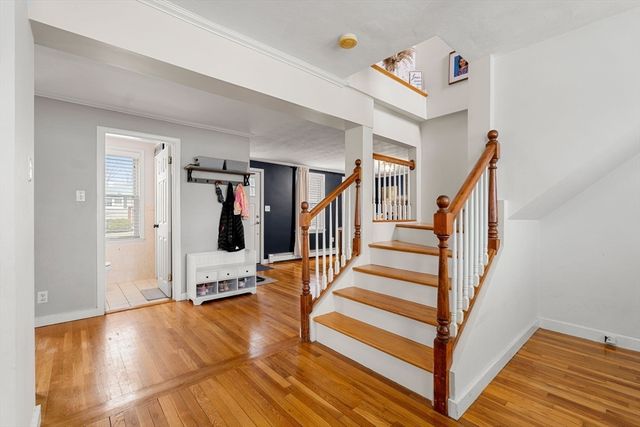 17 Ellington Road, Tewksbury, MA 01876