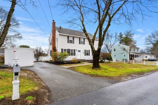 17 Ellington Road, Tewksbury, MA 01876