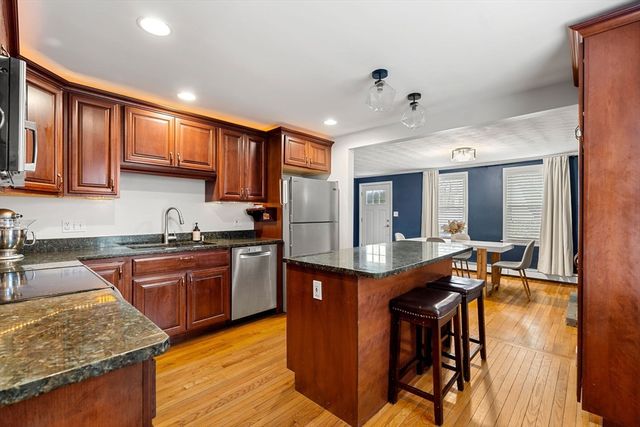 17 Ellington Road, Tewksbury, MA 01876