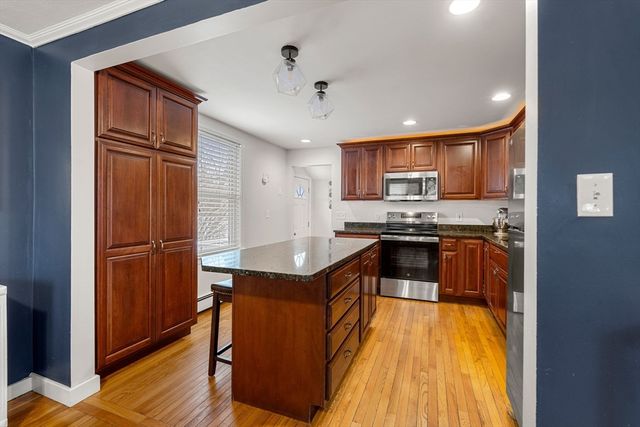 17 Ellington Road, Tewksbury, MA 01876