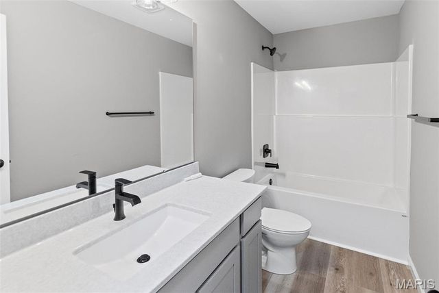 1737 Old Park Lane, Swansea, IL 62226