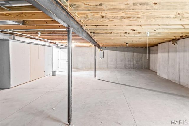 1737 Old Park Lane, Swansea, IL 62226