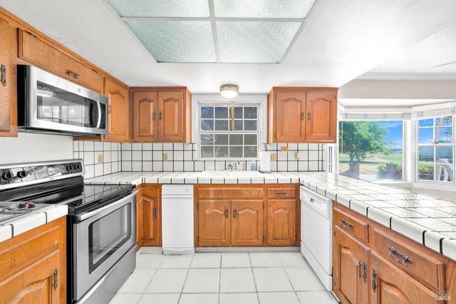 6726 Pleasants Valley Rd, Vacaville, CA 95688