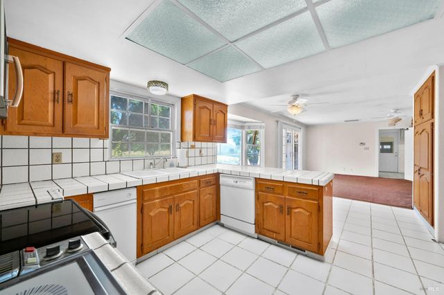 6726 Pleasants Valley Rd, Vacaville, CA 95688