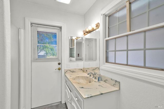 6726 Pleasants Valley Rd, Vacaville, CA 95688