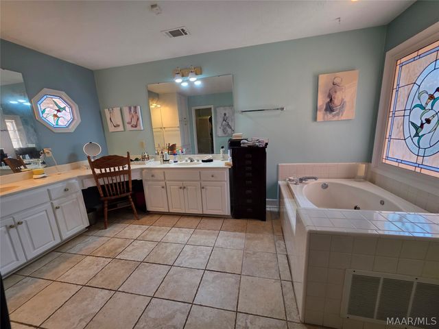 7313 Lakeside Court, Montgomery, AL 36117