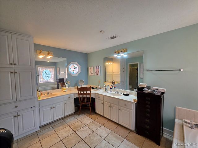 7313 Lakeside Court, Montgomery, AL 36117