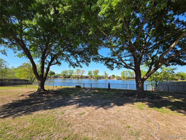 7313 Lakeside Court, Montgomery, AL 36117