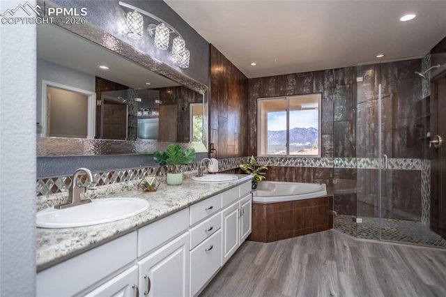 286 Luxury Lane, Colorado Springs, CO 80921