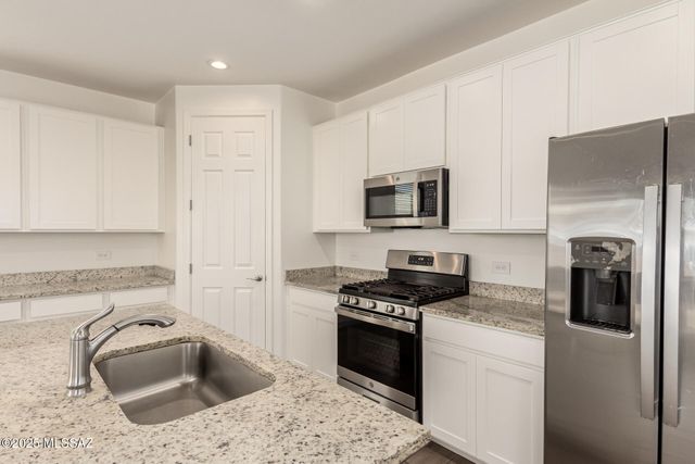 776 W Paseo La Azanca, Sahuarita, AZ 85629