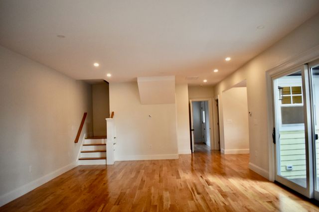 5A Euclid Ave 5A, Winchester, MA 01890