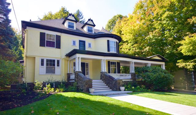 5A Euclid Ave 5A, Winchester, MA 01890