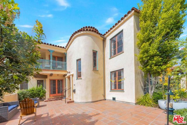 1349 Meadowbrook Avenue, Los Angeles, CA 90019