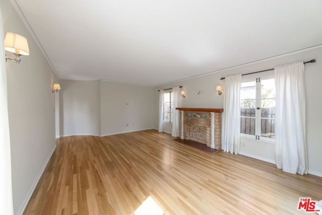 1349 Meadowbrook Avenue, Los Angeles, CA 90019