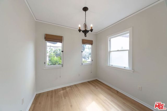 1349 Meadowbrook Avenue, Los Angeles, CA 90019