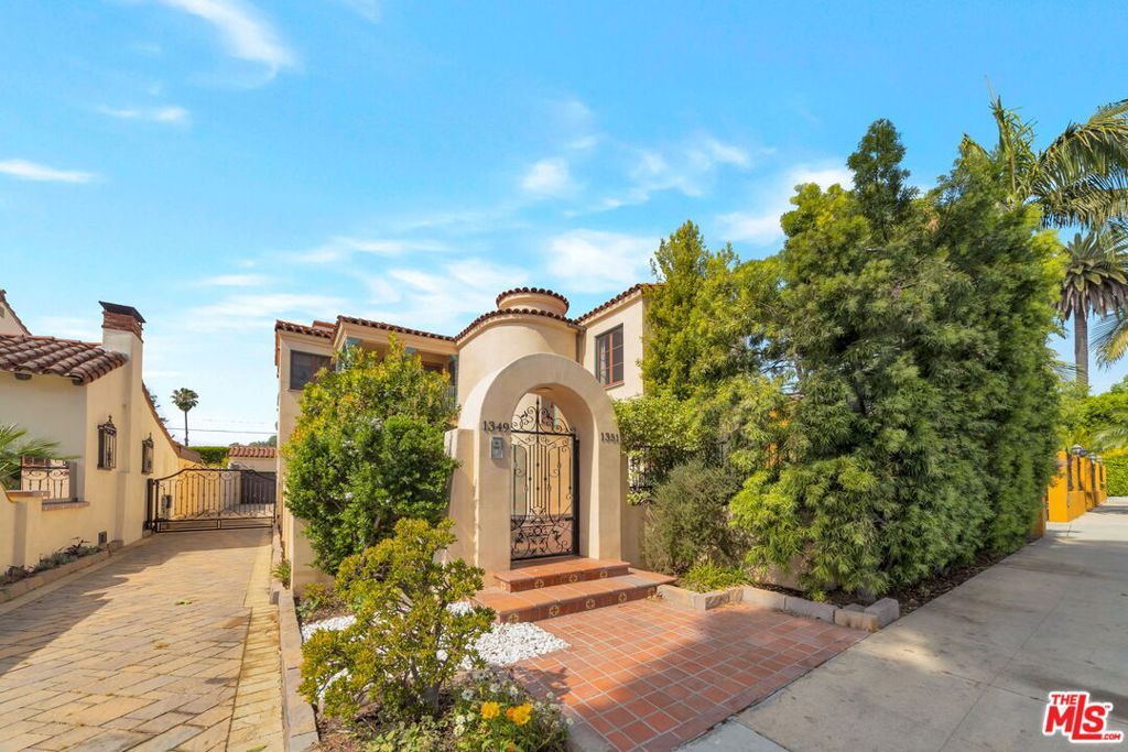 1349 Meadowbrook Avenue, Los Angeles, CA 90019