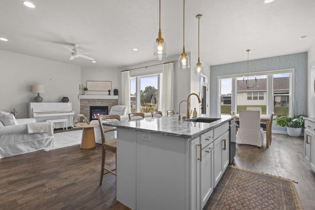 1777 LOYAL DRIVE, Neenah, WI 54956